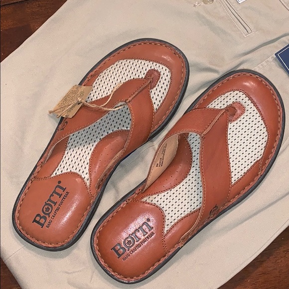Born Other - NWT Men’s Born size 9 leather Sandals.